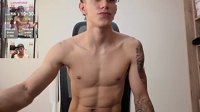 Cristopher23  online show from November 26, 2025, 6:08 pm