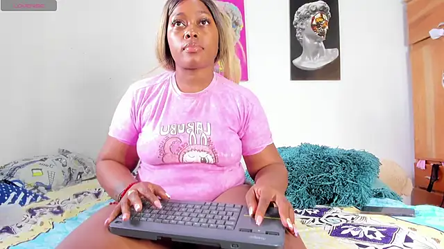 Snapshot of Lilybaudinx96 chatting on October 8, 2025, 8:20 pm Lilybaudinx96 online show from October 8, 2025, 8:20 pm