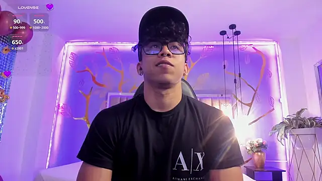 Snapshot of AkazaBoy_ chatting on October 9, 2025, 8:09 pm AkazaBoy online show from October 9, 2025, 8:09 pm