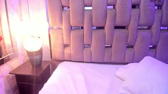 Snapshot of AkazaBoy_ chatting on November 15, 2025, 8:35 pm AkazaBoy online show from November 15, 2025, 8:35 pm