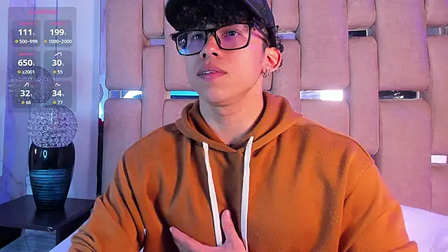 Snapshot of AkazaBoy_ chatting on November 22, 2025, 4:44 am AkazaBoy online show from November 22, 2025, 4:44 am