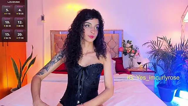 Snapshot of CurlyRose__ chatting on November 3, 2025, 9:40 pm CurlyRose online show from November 3, 2025, 9:40 pm