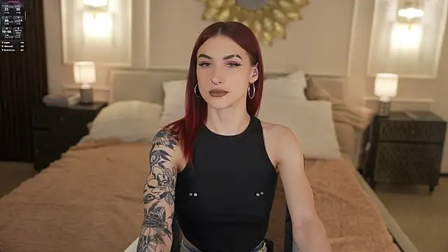 Snapshot of Magnetic_Mia_ chatting on June 1, 2026, 11:37 pm Magnetic Mia online show from June 1, 2026, 11:37 pm