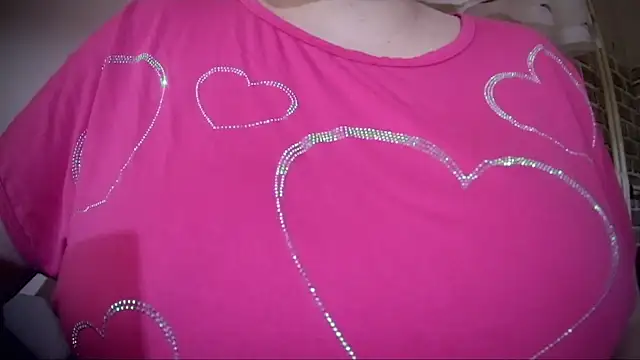 AalinnaK online show from March 4, 2026, 3:09 pm