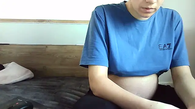 Snapshot of Ahotkittyxxx chatting on December 15, 2025, 9:04 am Ahotkittyxxx online show from December 15, 2025, 9:04 am