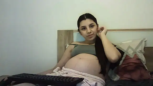 Snapshot of Ahotkittyxxx chatting on November 28, 2025, 5:24 pm Ahotkittyxxx online show from November 28, 2025, 5:24 pm