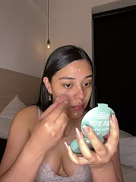 Snapshot of floriamANDjazmin chatting on August 6, 2026, 3:12 am floriamANDjazmin online show from August 6, 2026, 3:12 am