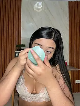 Snapshot of floriamANDjazmin chatting on July 13, 2026, 3:06 am floriamANDjazmin online show from July 13, 2026, 3:06 am