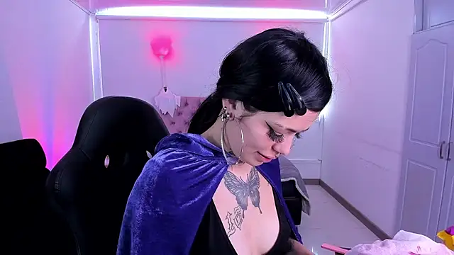 Snapshot of AuroraDiaz chatting on October 9, 2025, 7:47 pm AuroraDiaz online show from October 9, 2025, 7:47 pm