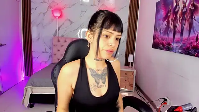 Snapshot of AuroraDiaz chatting on February 25, 2026, 11:43 am AuroraDiaz online show from February 25, 2026, 11:43 am