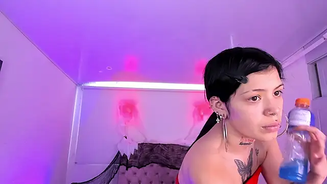 Snapshot of AuroraDiaz chatting on October 25, 2025, 7:25 pm AuroraDiaz online show from October 25, 2025, 7:25 pm