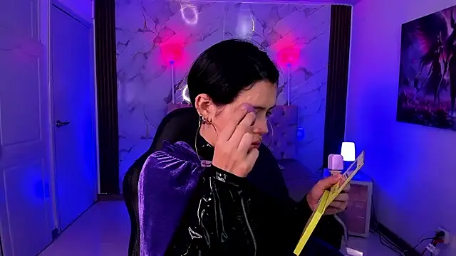 Snapshot of AuroraDiaz chatting on November 21, 2025, 7:57 pm AuroraDiaz online show from November 21, 2025, 7:57 pm