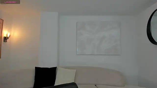 TaraLawrence online show from February 9, 2026, 4:32 am