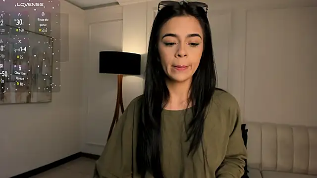 Snapshot of AlanaCraft chatting on November 21, 2025, 12:04 pm AlanaCraft online show from November 21, 2025, 12:04 pm