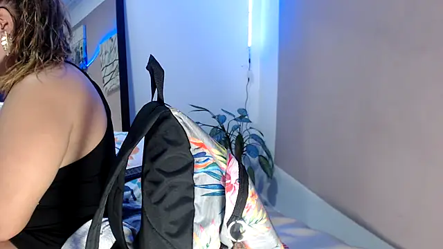 Snapshot of katy_hot37 chatting on March 4, 2025, 6:18 pm katy hot37 online show from March 4, 2025, 6:18 pm