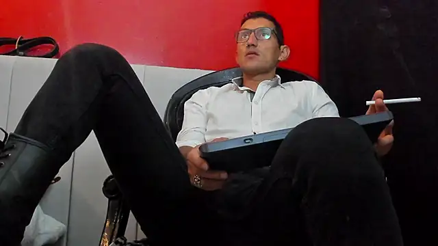 Snapshot of enzopratt chatting on March 9, 2025, 3:32 am enzopratt online show from March 9, 2025, 3:32 am