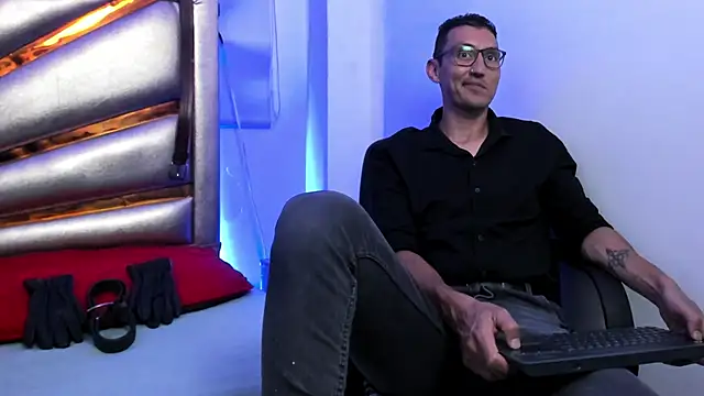 Snapshot of enzopratt chatting on February 22, 2025, 3:45 am enzopratt online show from February 22, 2025, 3:45 am