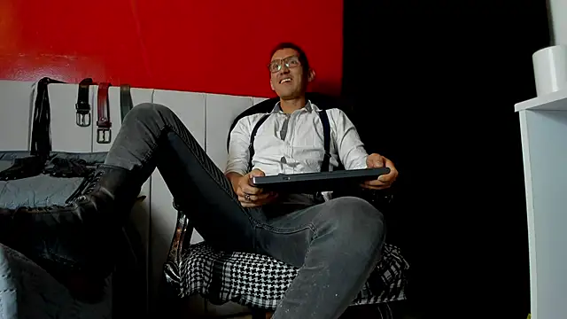 Snapshot of enzopratt chatting on March 13, 2025, 6:16 am enzopratt online show from March 13, 2025, 6:16 am