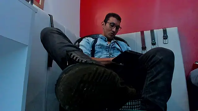 Snapshot of enzopratt chatting on March 16, 2025, 7:04 am enzopratt online show from March 16, 2025, 7:04 am
