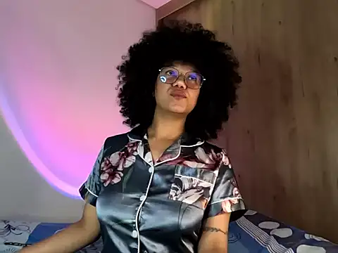 Snapshot of Ale_xandra chatting on May 11, 2026, 12:23 am Ale xandra online show from May 11, 2026, 12:23 am