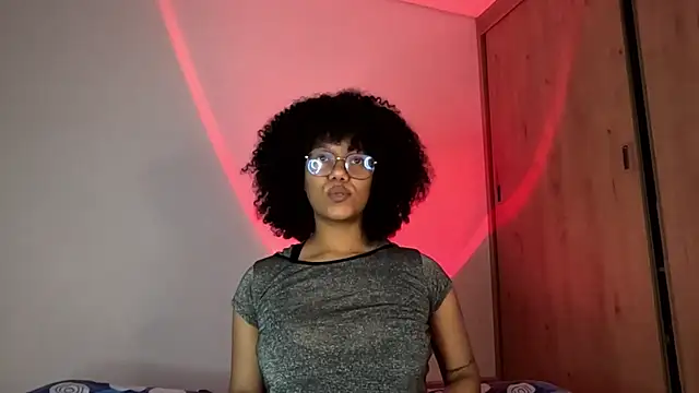 Snapshot of Ale_xandra chatting on May 31, 2026, 10:54 pm Ale xandra online show from May 31, 2026, 10:54 pm