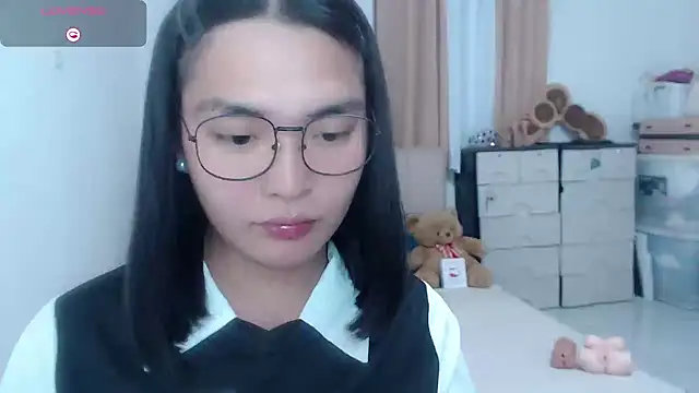 zhaviahale21 online show from July 29, 2026, 2:38 pm