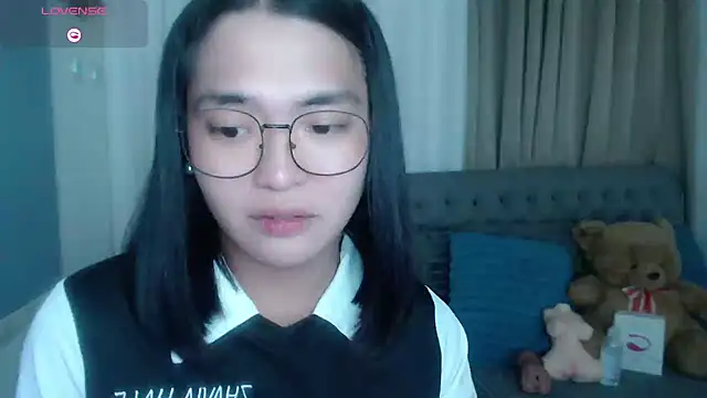 zhaviahale21 online show from July 6, 2026, 8:11 pm