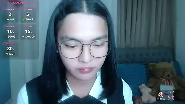 zhaviahale21 online show from July 12, 2026, 9:32 am