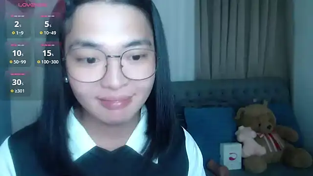 zhaviahale21 online show from July 11, 2026, 5:02 pm