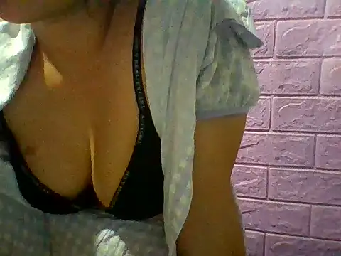 Mimi18x online show from June 29, 2026, 10:15 am