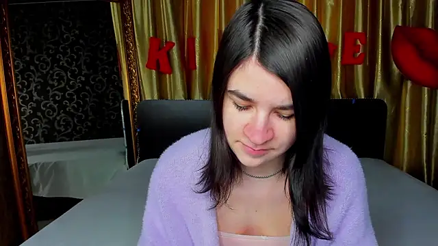 Snapshot of _Polly_Love_ chatting on February 9, 2026, 7:06 am Polly Love online show from February 9, 2026, 7:06 am