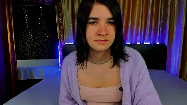  Polly Love  online show from October 12, 2025, 6:15 am