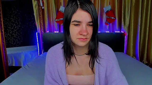  Polly Love  online show from February 1, 2026, 7:06 am