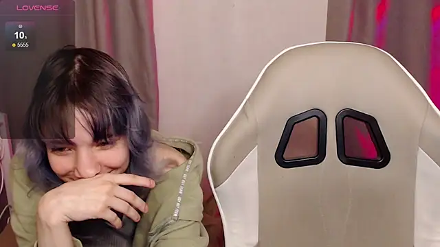 Snapshot of Robin_yourss chatting on April 6, 2026, 9:43 am Robin yourss online show from April 6, 2026, 9:43 am