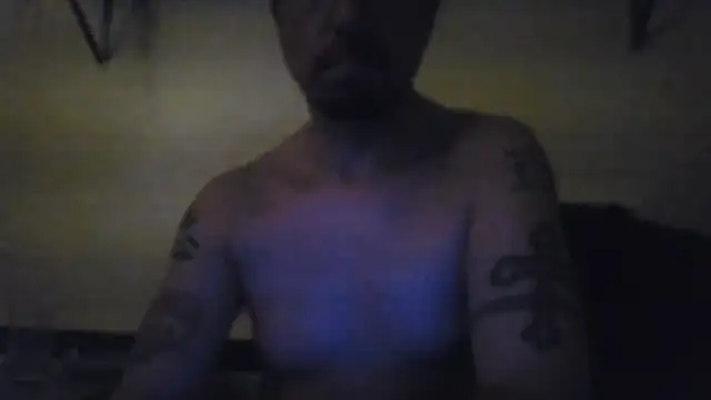 nakedtony81 online show from June 4, 2026, 4:22 pm
