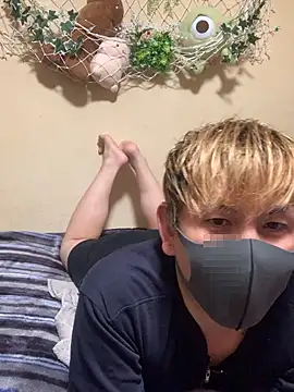 Snapshot of KEI_96 chatting on October 24, 2025, 12:37 pm KEI 96 online show from October 24, 2025, 12:37 pm