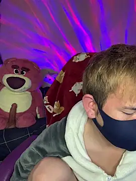 Snapshot of KEI_96 chatting on December 16, 2024, 2:27 pm KEI 96 online show from December 16, 2024, 2:27 pm