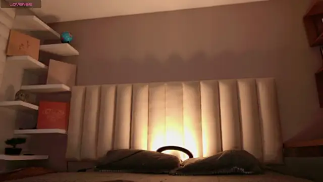 Snapshot of Megan_mooree_ chatting on October 14, 2025, 12:06 pm Megan mooree online show from October 14, 2025, 12:06 pm