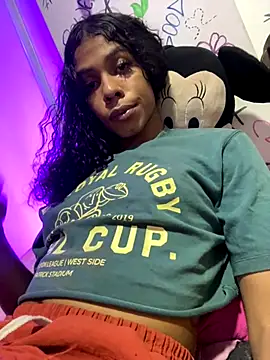 Snapshot of bloom444 chatting on November 3, 2025, 2:50 am bloom444 online show from November 3, 2025, 2:50 am