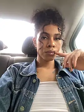 Snapshot of bloom444 chatting on November 8, 2025, 8:45 pm bloom444 online show from November 8, 2025, 8:45 pm