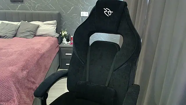 Snapshot of Alice_Weiss chatting on October 17, 2025, 8:06 am Alice Weiss online show from October 17, 2025, 8:06 am