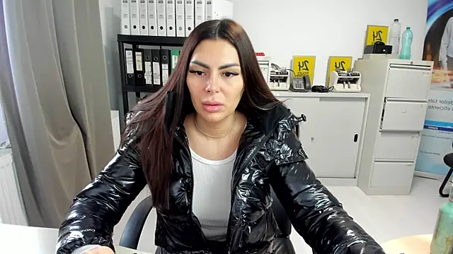 Snapshot of kilenyapatrice chatting on November 15, 2025, 11:25 am kilenyapatrice online show from November 15, 2025, 11:25 am