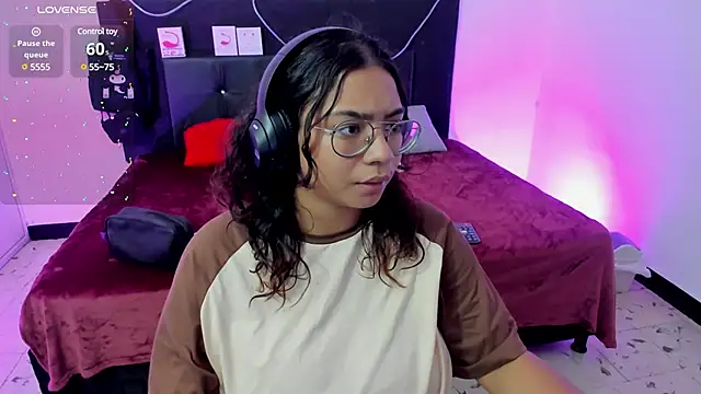 im angels77 online show from February 21, 2025, 1:44 am