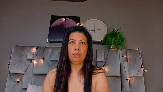 JaylaScott   online show from April 21, 2026, 11:39 am