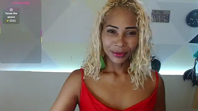Snapshot of NatashaDormat chatting on November 4, 2025, 1:59 pm NatashaDormat online show from November 4, 2025, 1:59 pm