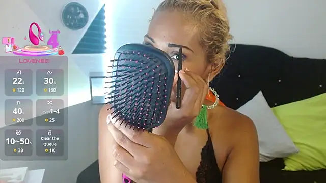 Snapshot of NatashaDormat chatting on November 19, 2025, 12:38 pm NatashaDormat online show from November 19, 2025, 12:38 pm