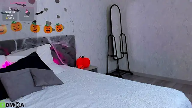 Blossom Sonya online show from October 30, 2025, 1:04 am