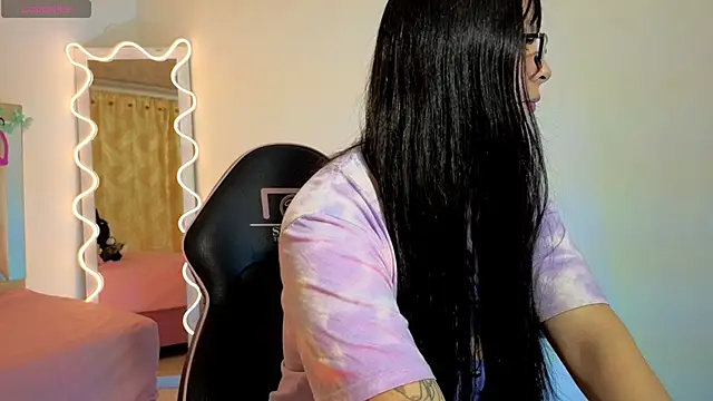 Snapshot of hina_tay chatting on November 4, 2025, 3:21 am hina tay online show from November 4, 2025, 3:21 am