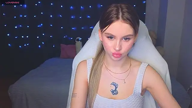 Snapshot of doll_barbieee chatting on March 4, 2026, 5:10 pm doll barbieee online show from March 4, 2026, 5:10 pm