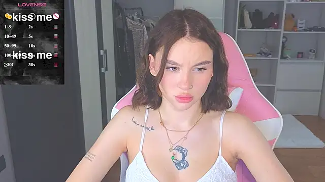 Snapshot of doll_barbieee chatting on June 28, 2026, 8:26 pm doll barbieee online show from June 28, 2026, 8:26 pm